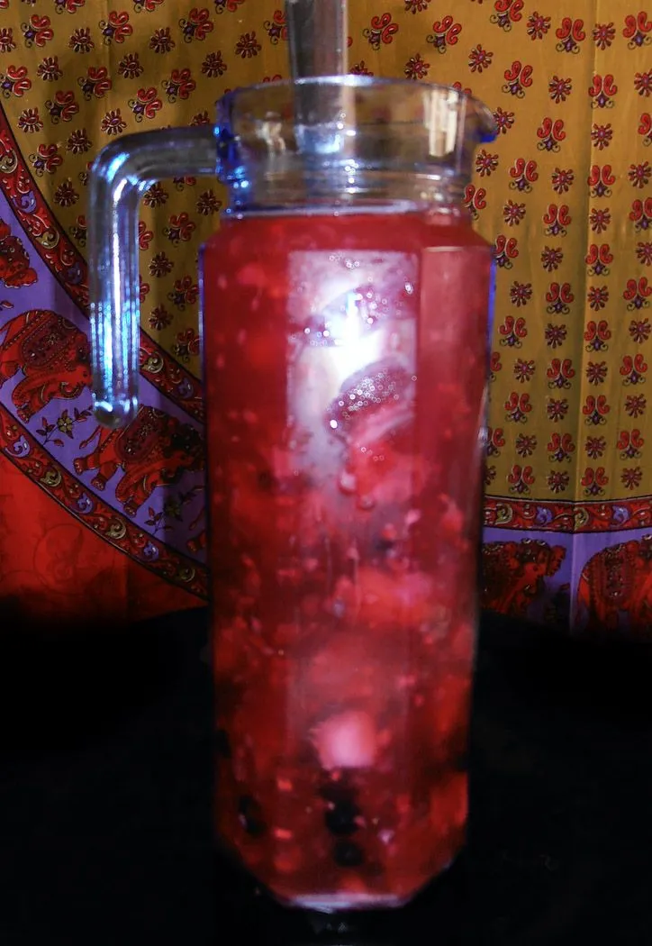 Laskaponia Magazine: Agua de frutas: infusión de fruta en frío