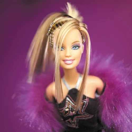 El Lavadero de las Muñecas: EXIGEN LANZAR MUÑECA BARBIE CALVA