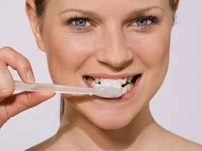 Lavarse los dientes con Aceite de Coco