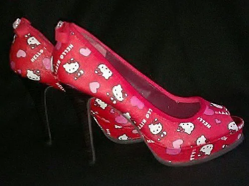 Legalmente en taco 12: Zapatos de Hello Kitty