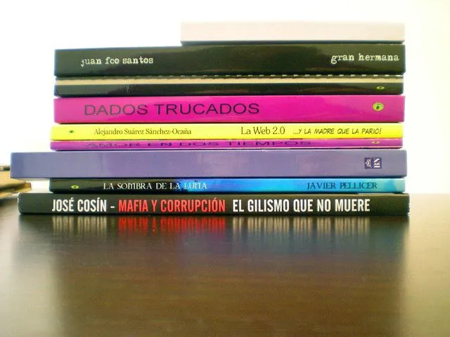 Libros apilados horizontal | Flickr - Photo Sharing!