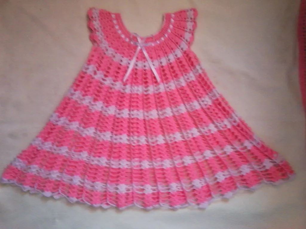 Liliana Manualidades: VESTIDO CROCHET PARA BEBE