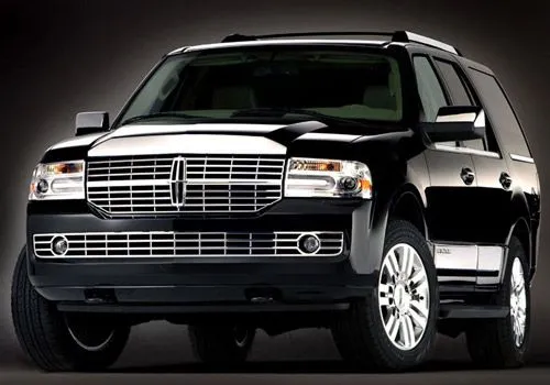 Lincoln Navigator 2011: ficha técnica, imágenes y lista de rivales ...