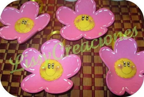 Lissy Creaciones: Distintivos Primaverales!! =