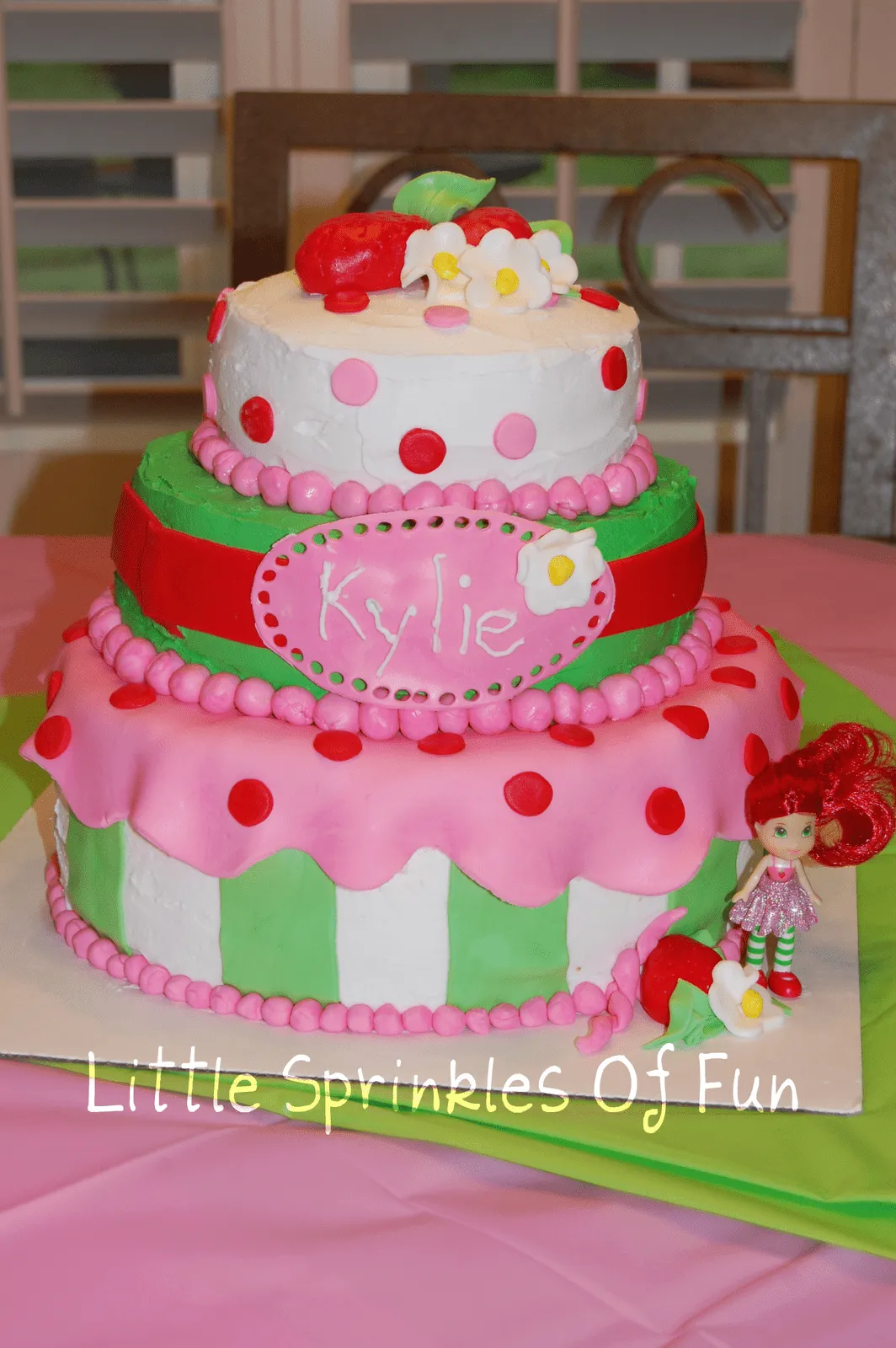 Little Sprinkles of Fun: Strawberry Shortcake Birthday Party