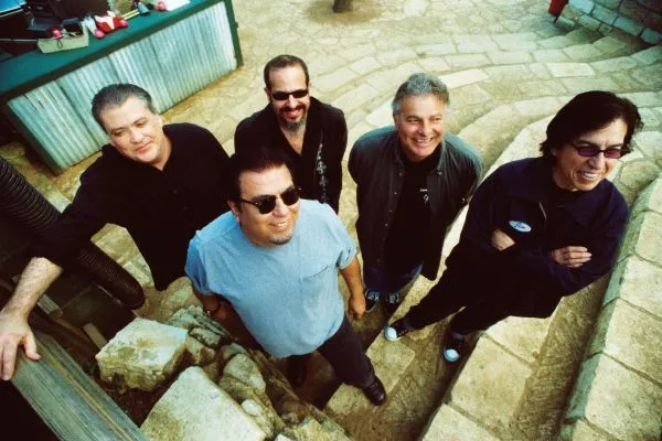 Live Rock: Los Lonely Boys and Los Lobos at the Greek Theatre ...