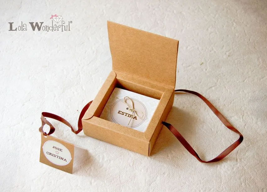 Lola Wonderful_Blog: Bodas: Invitación cajita de regalo