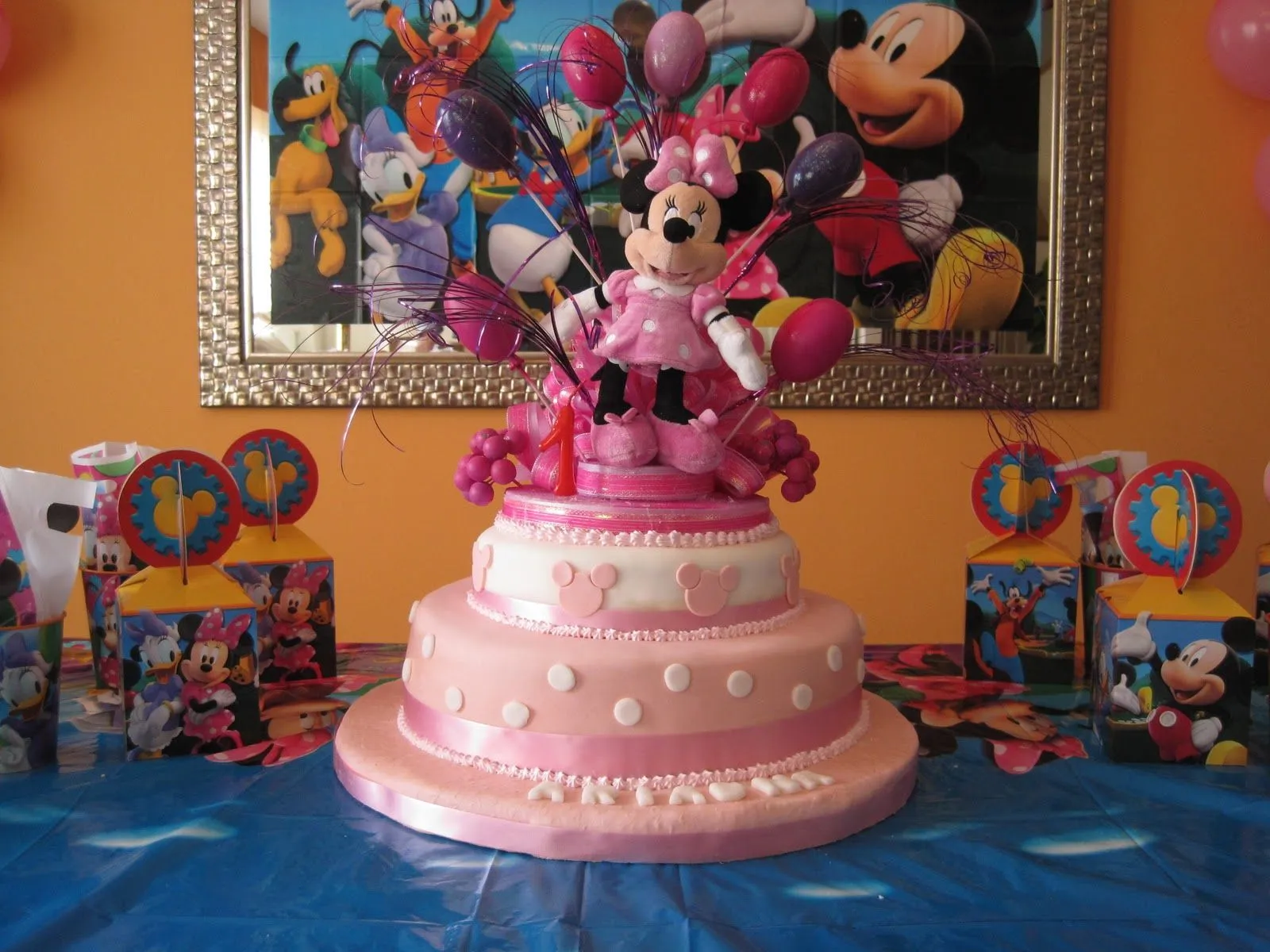 LORENA´S BAKE SHOP: TARTA MINNIE MOUSE