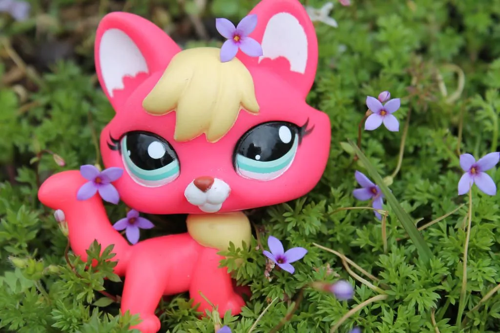 lps fox ouside in the flowers! by SophieaGTV on DeviantArt