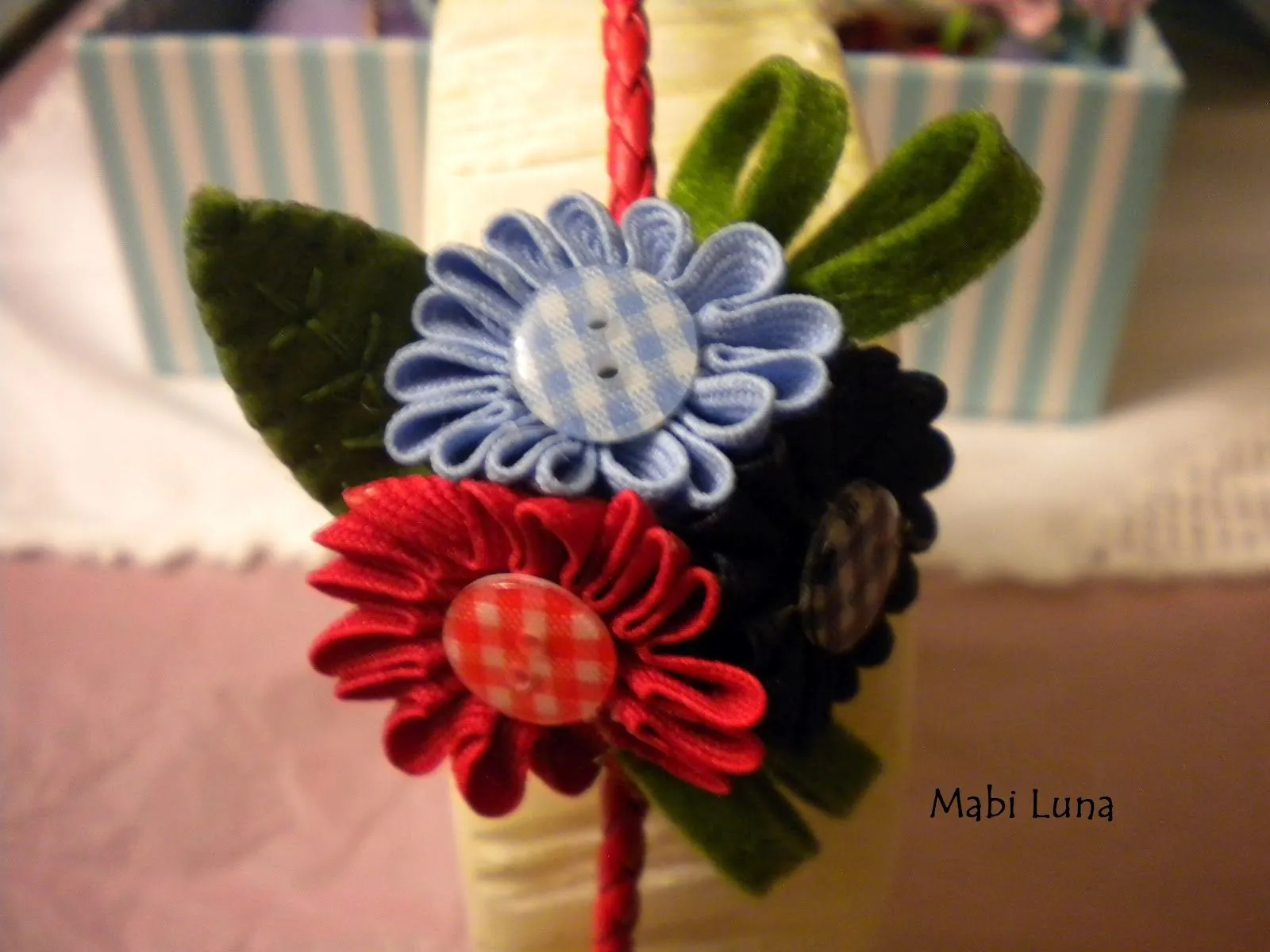 Mabi Luna: Diademas con flores