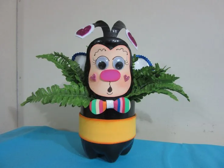 maceta ecológica,botella desechable con detalles de goma eva ...