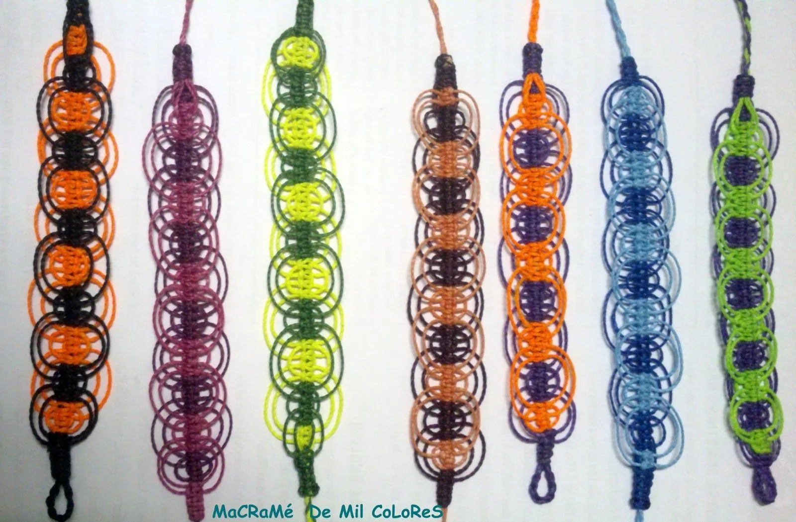 MaCRaMé De MiL CoLoReS: Nuevos modelos de pulseras..