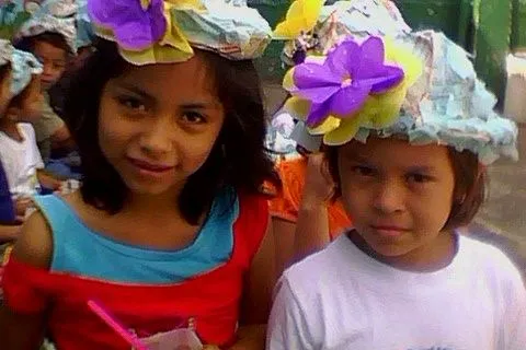 MAESTRA DE PARVULOS RINCON ESCUINTLECO: SOMBREROS