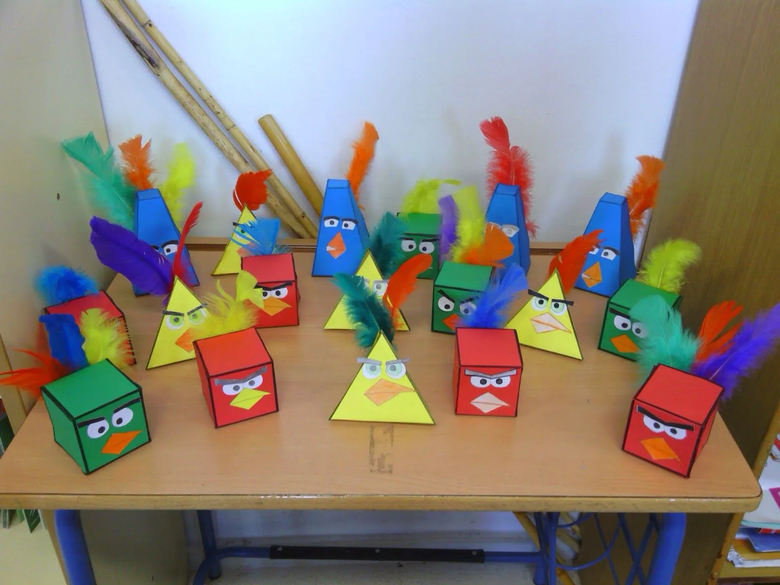 MAESTRAS CATI Y EVA: CUERPOS GEOMÉTRICOS CON ANGRY BIRDS