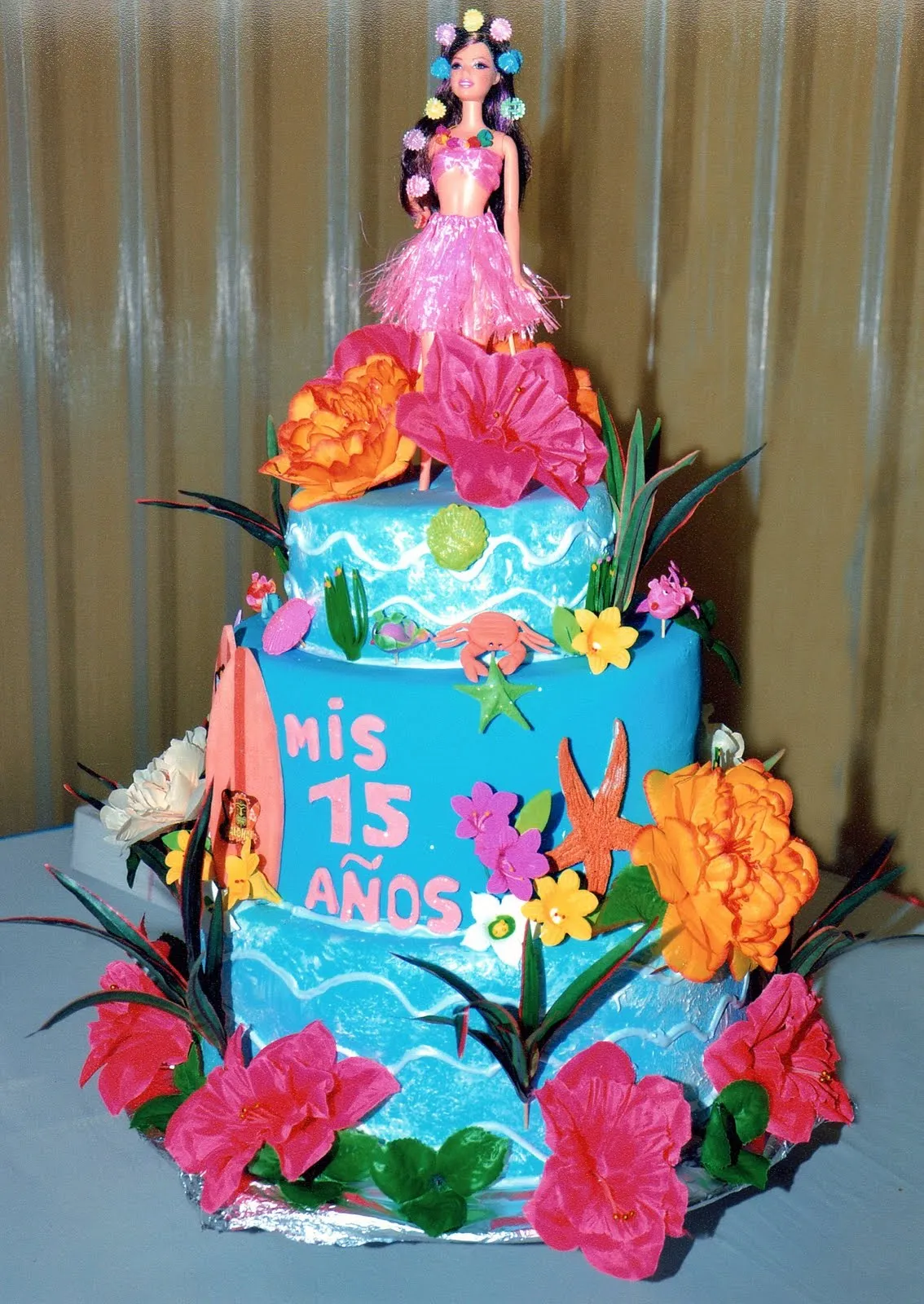 MAGIN CAKES (Tortas Gina): TORTA HAWAIANA PARA QUINCEAÑERA