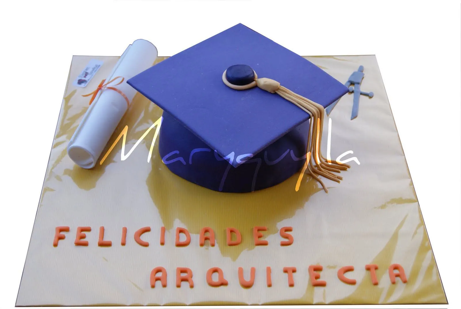 La manchega loca: TARTA BIRRETE DE GRADUACION