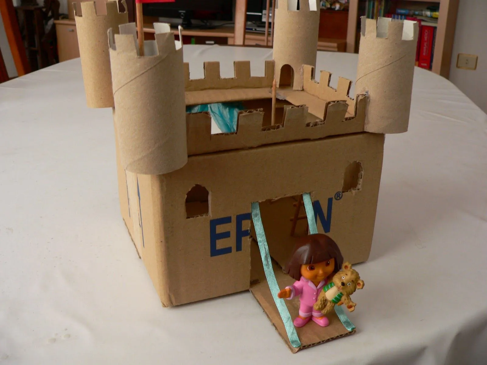 Siempre hay una mano: No te olvides de jugar... castillo