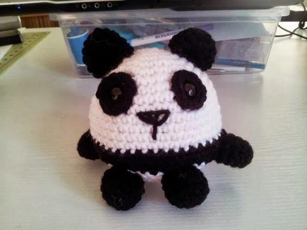 HECHO A MANO: Cómo hacer un panda de crochet