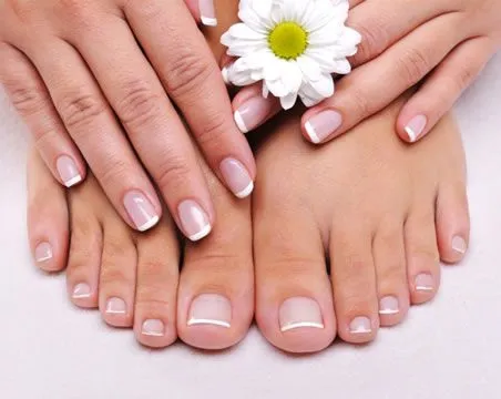 Todo Sobre Manos y Pies: Manicure y Pedicure Frances con Brillo