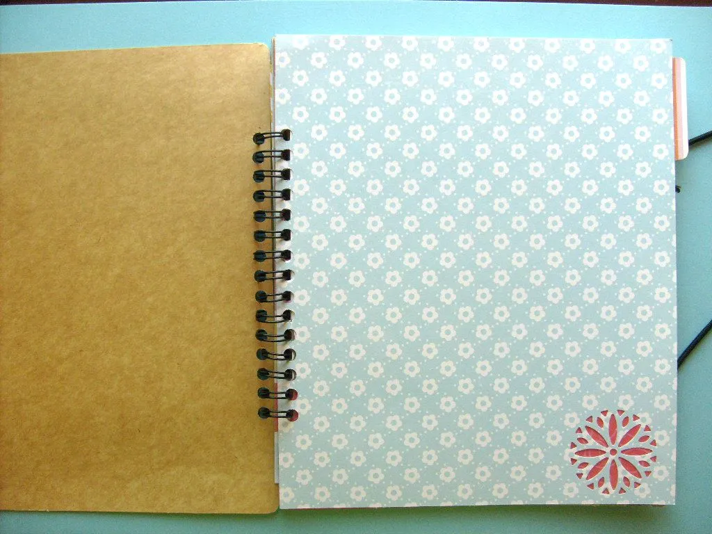 Manos de tijera: Daybook casero con espiral