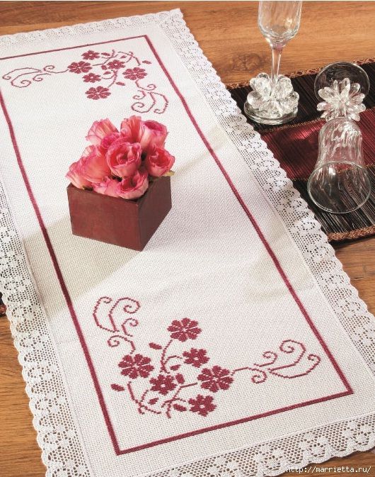 mantel bordado en punto de cruz | Bordados lagartera | Pinterest