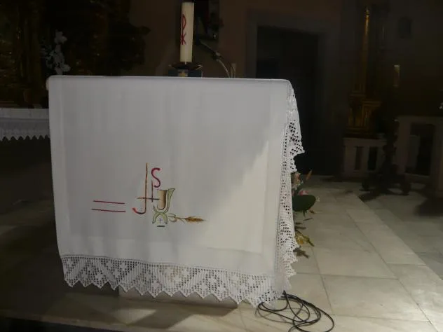 mantel a ganchillo y bordado, REDECILLA DEL CAMINO