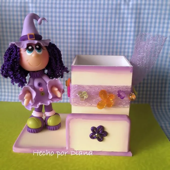Manualidades Diana: PORTALAPICES BRUJITA.-