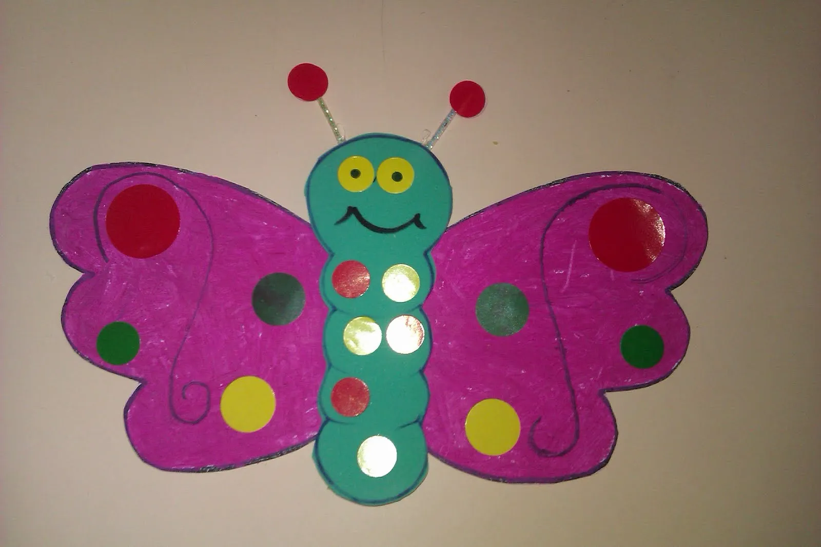 MANUALIDADES ESCOLARES: Mariposas