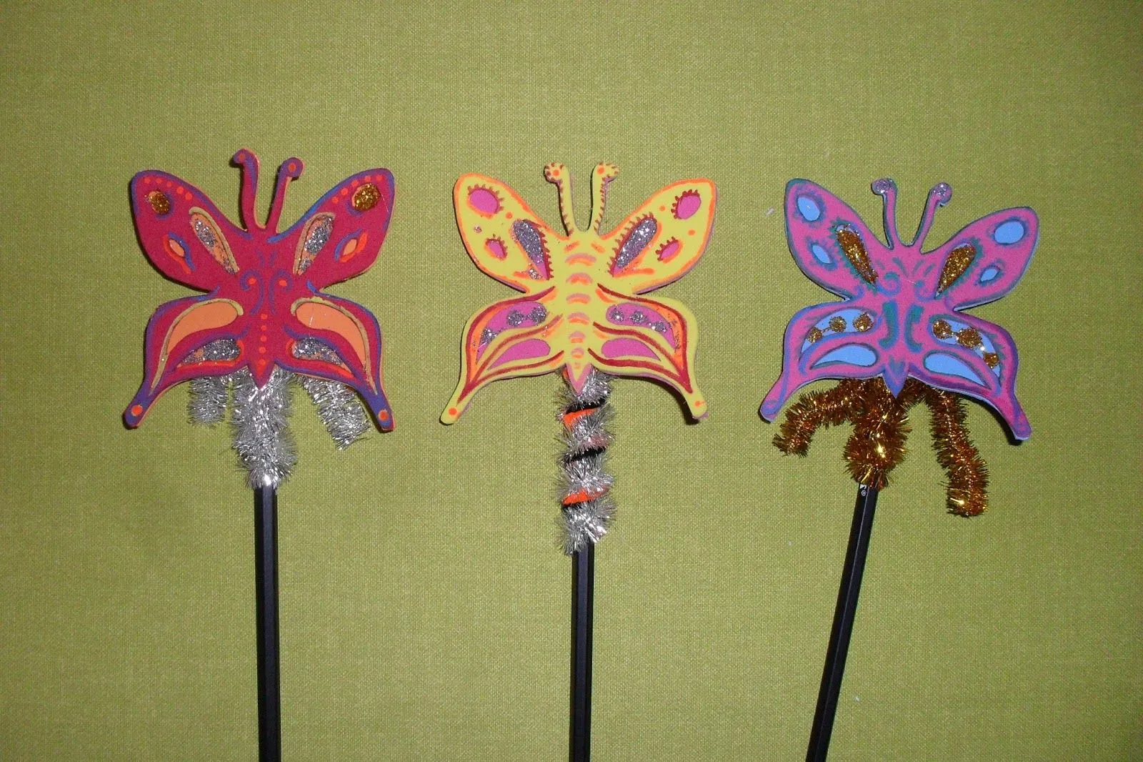 Mariposas de foami decoradas - Imagui