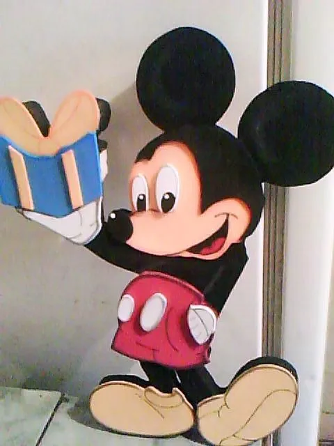 MANUALIDADES EN FOAMI Y OTROS: mickey en fomi