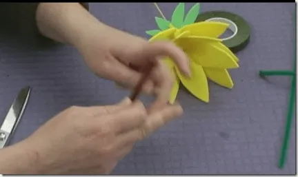 Manualidades en foamy para niños: Girasol | Colorear