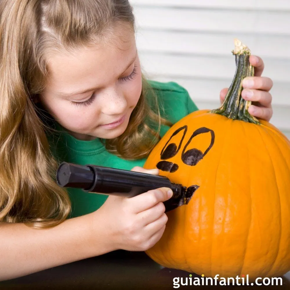 Manualidades de Halloween para niños con material reciclado