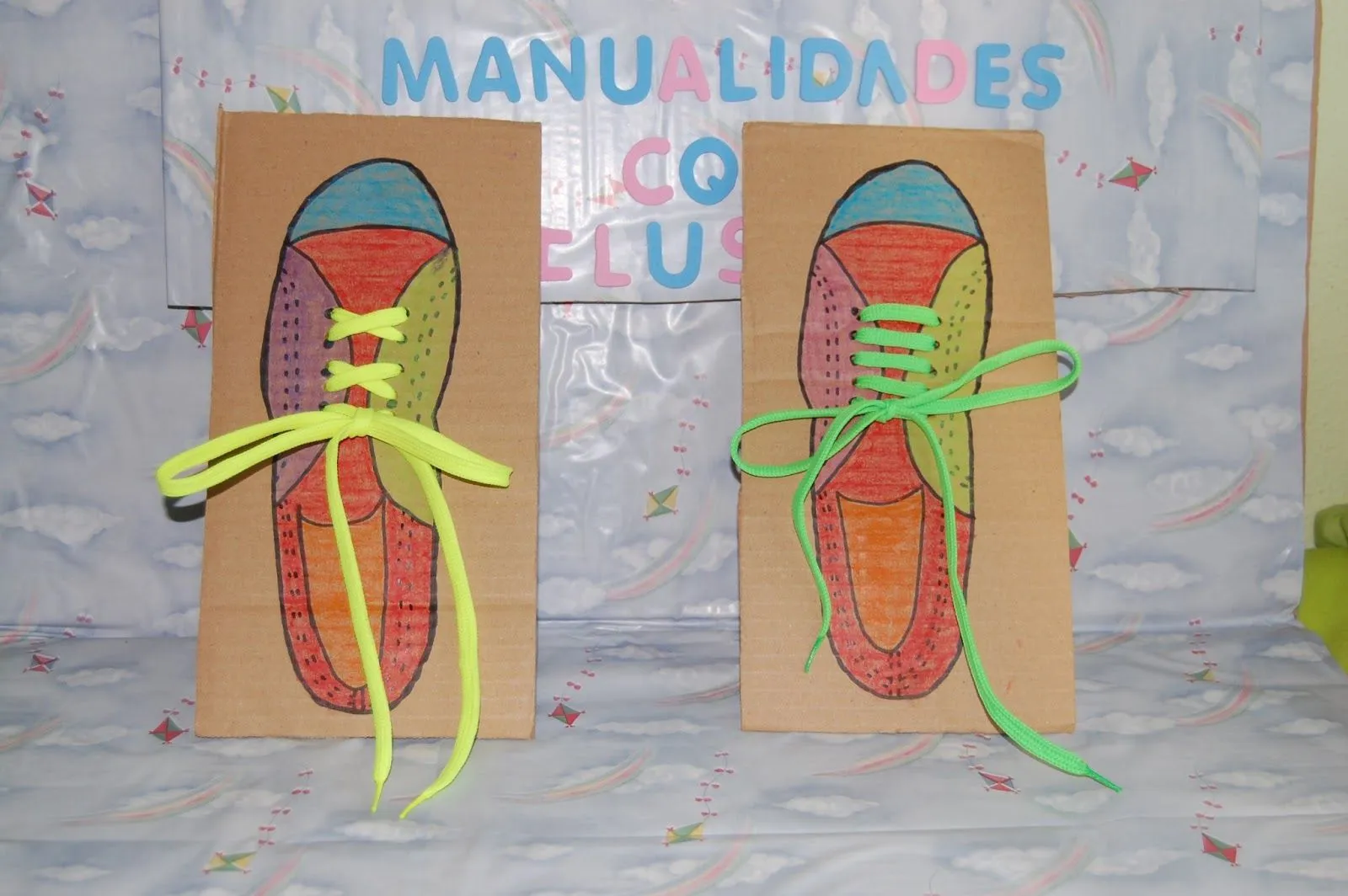 Manualidades con ilusion: ZAPATOS CON CORDONES