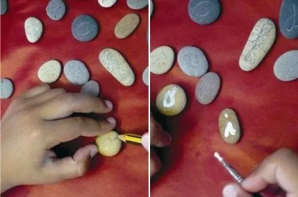 Manualidades infantiles: un abecedario con piedras de la playa ...