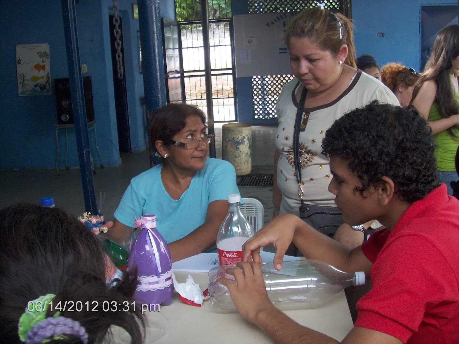 MANUALIDADES CON MATERIALES DE PROVECHO