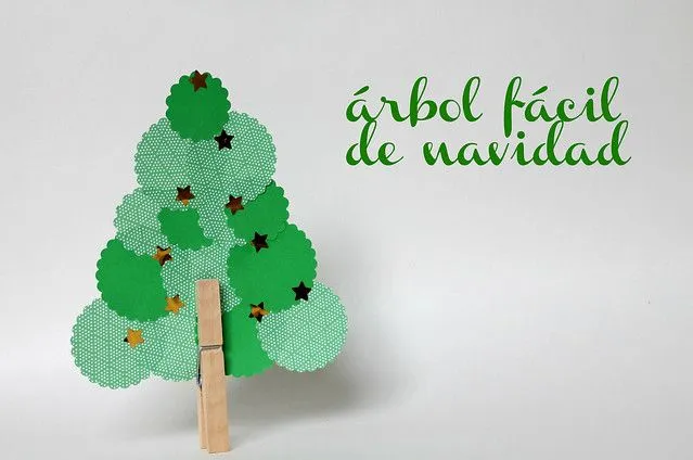 manualidades con niños: un árbol de navidad fácil