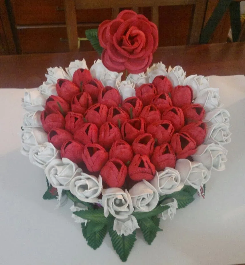 Manualidades TiendasOff: Flores con forma de corazon