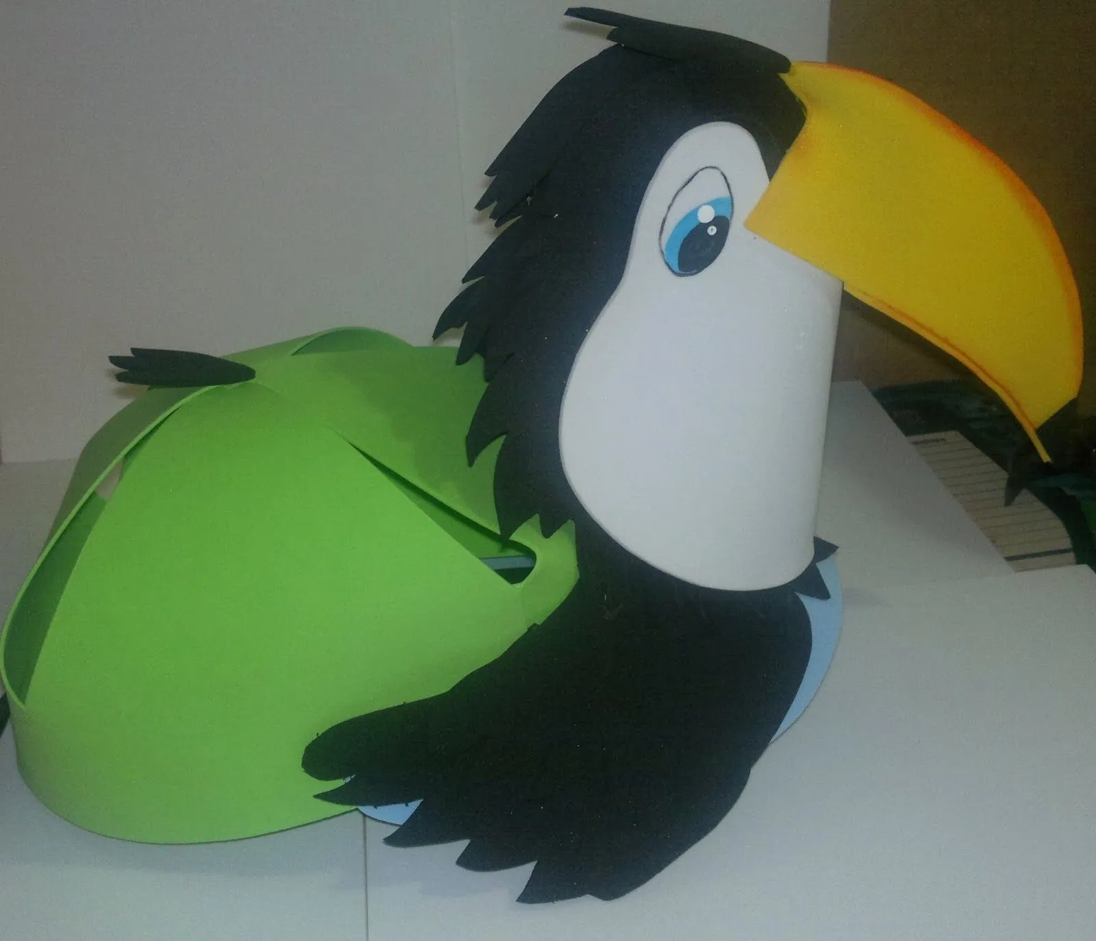 Manualidades TiendasOff: Gorra de Tucan En Foami