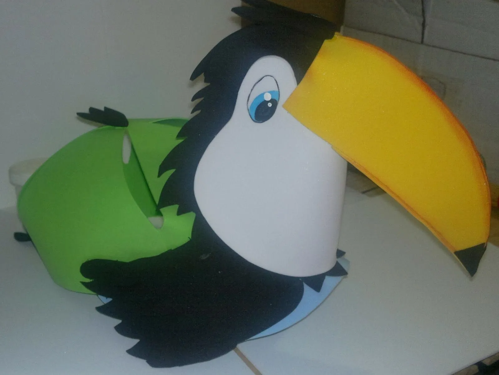 Manualidades TiendasOff: Gorra de Tucan En Foami