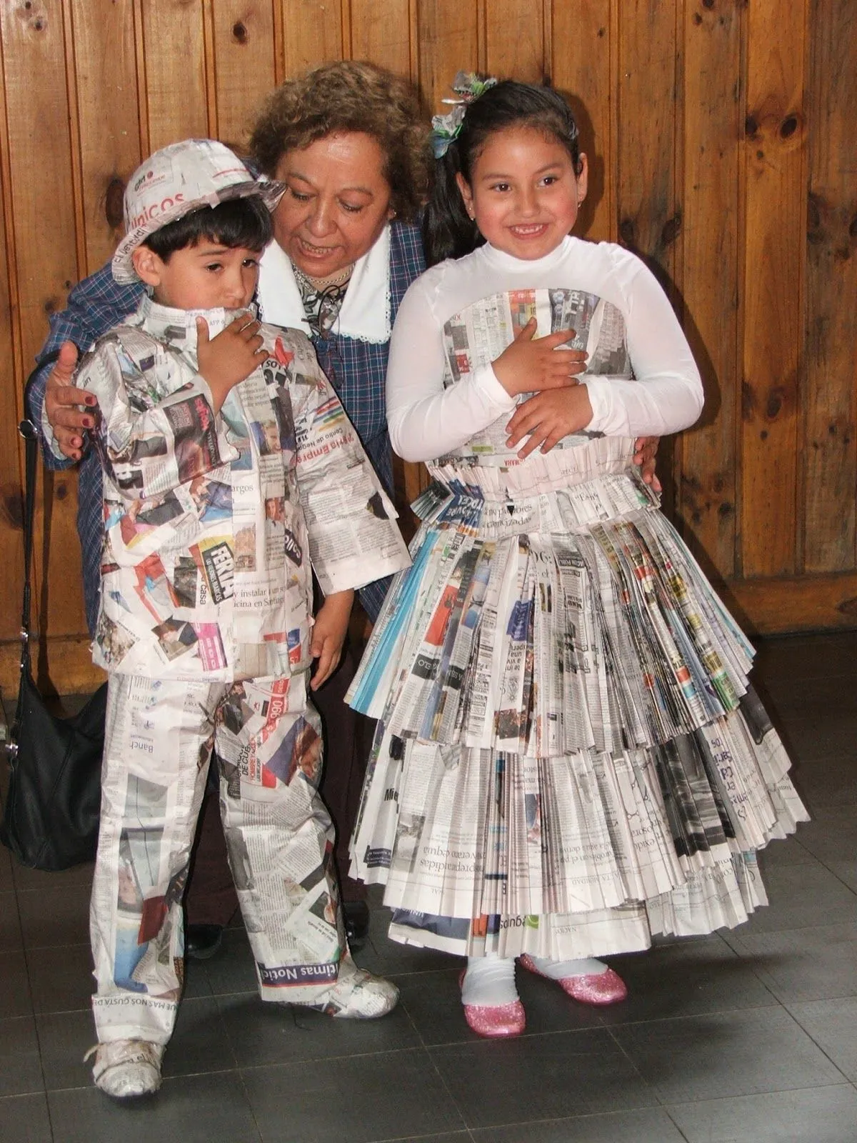 Manualidades VeritoP: Presentación con vestimenta reciclada semana ...