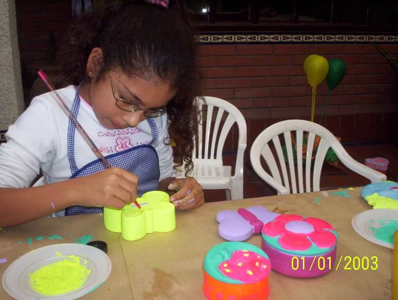 Maquillaje Artistico de beatriz bonilla: PINTURA EN CERAMICA (