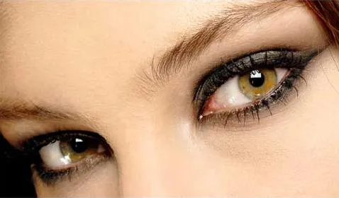 maquillaje ojos | Romina Barak consultoría + imagen