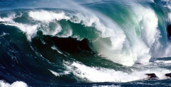 Mar, La espuma de las olas