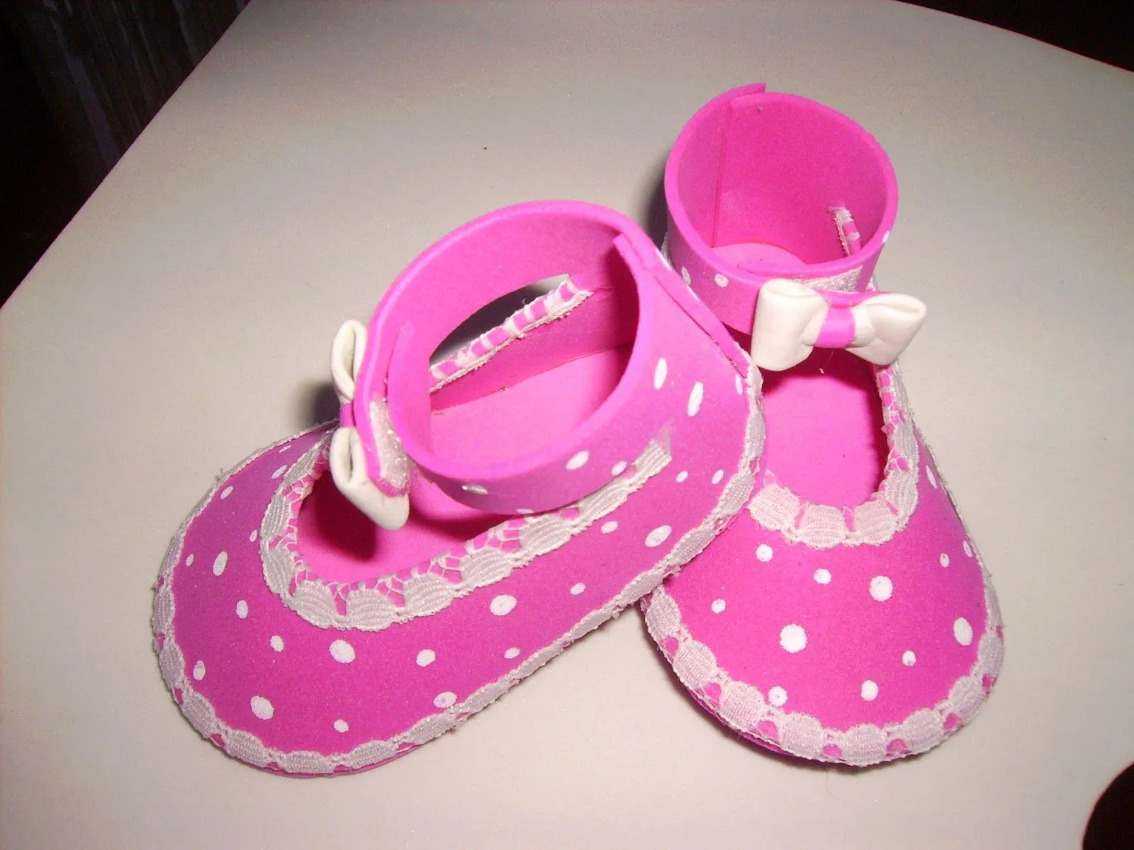 Molde de zapatos para niña en foami - Imagui