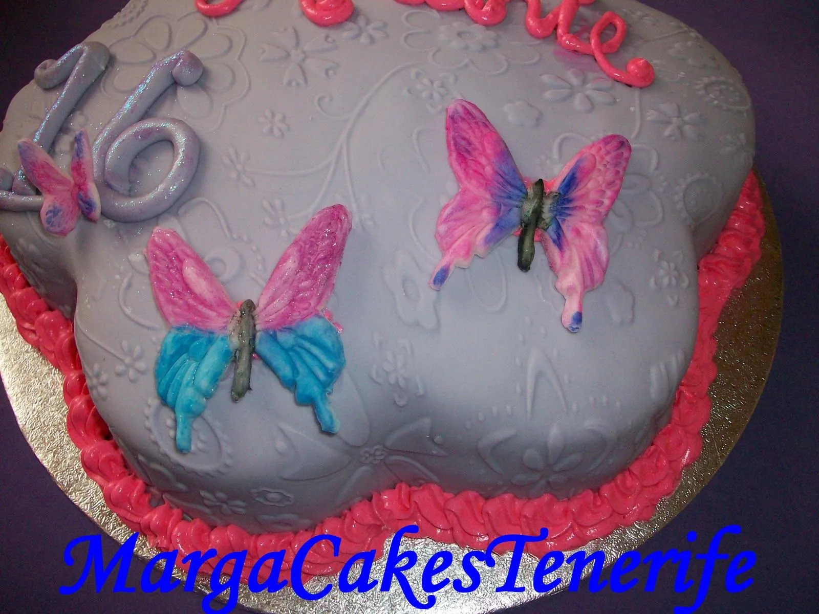 MargaCakesTenerife: Tarta Mariposa y Flores