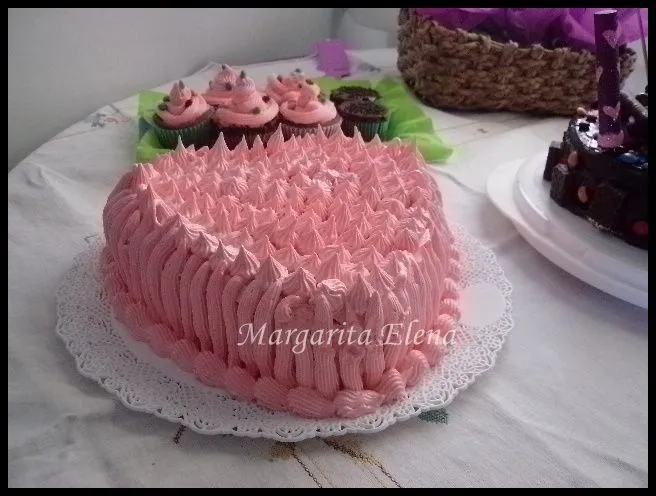 Margarita Elena. Repostería artesanal: Torta corazón rosa