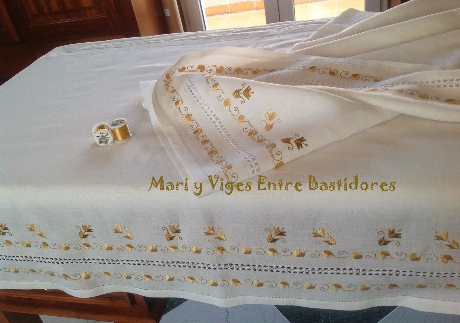 MARI Y VIGES ENTRE BASTIDORES: Mantel para altar de Lagartera.
