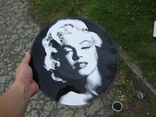 Marilyn Monroe stencil by CutOutWorld on deviantART