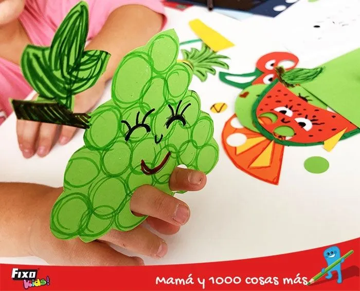 marioneta-cartulina-racimo-de-uvas-diy | Fixo Kids