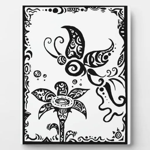 Mariposa tribal blanco y negro placa para mostrar | Zazzle